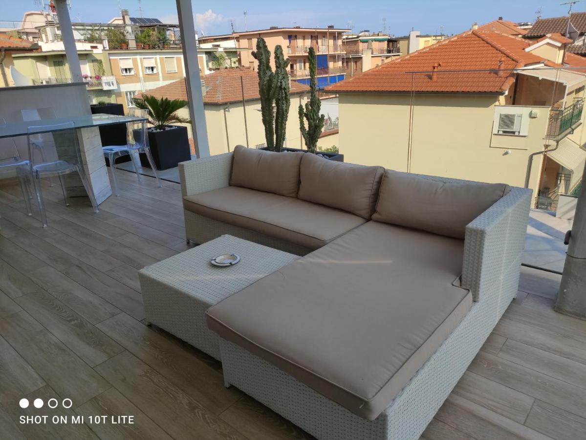 Appartamento Spotorno Con Ampio Terrazzo Attrezzato Anche Con Angolo Cottura Dış mekan fotoğraf